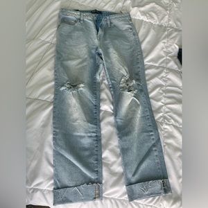NWT Gap, Universal Slim Boyfriend denim, size 4/27